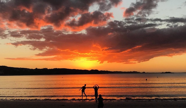Quintessential Kiwi Bach on quiet end of blissful NZ Far North beach.