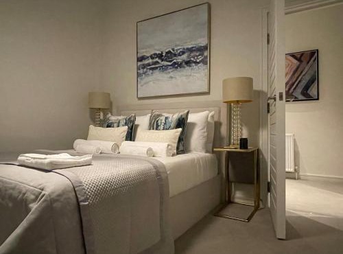 Quintessential Town House Close to Central London