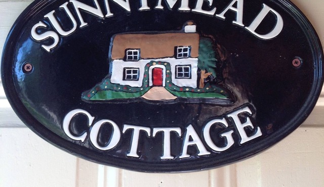 Quintessential Maine Summer Cottage with Private Shore Path