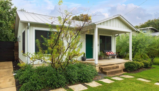 Quintessential Zilker Bungalow