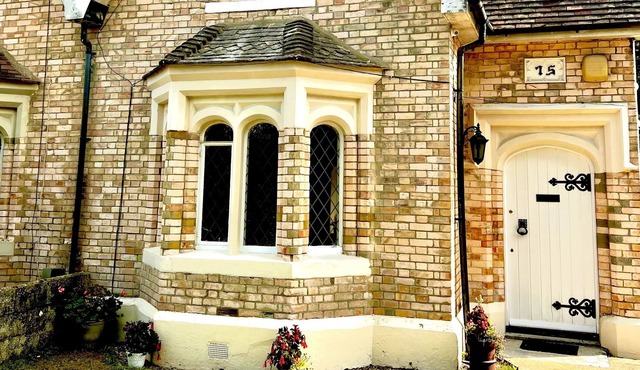 Quirky 3 bedroom Lady Wimborne cottage