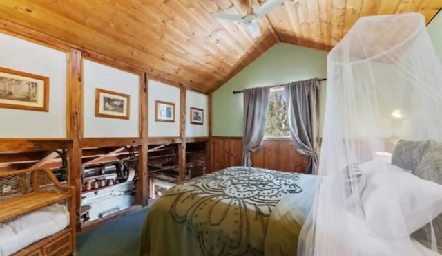 Quirky Barn, Close to Melbourne.