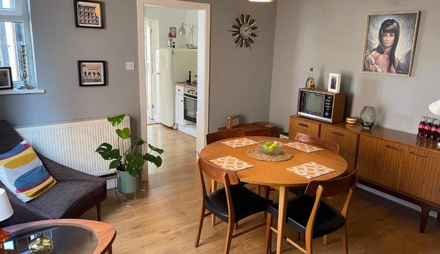 Quirky Edwardian/Retro Hideaway