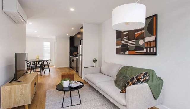 Quirky New Stylish Free Park