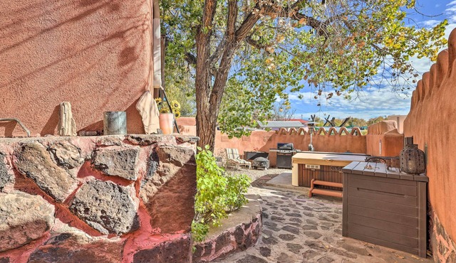 Quirky Santa Cruz Studio w/Shared Courtyard!