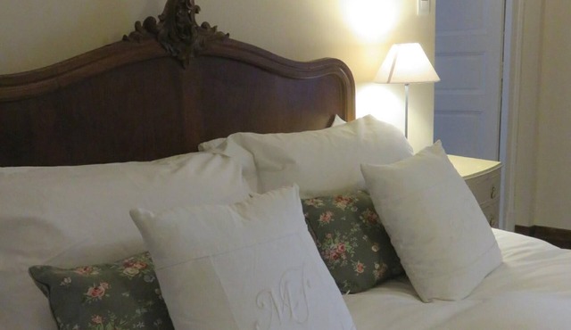 Quirky Traditional Limousin Town house full of character!