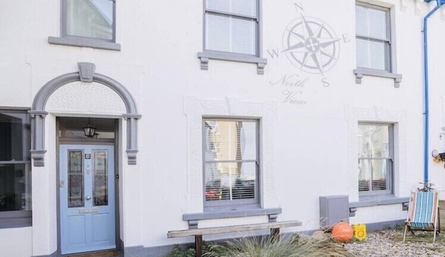 Quirky Victorian Townhouse with Sea View/Sleeps 8/Luxury bedding