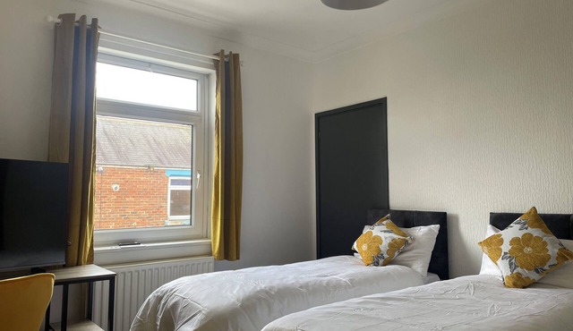 Quirky yet Cosy King/Twin Room in a County Durham home