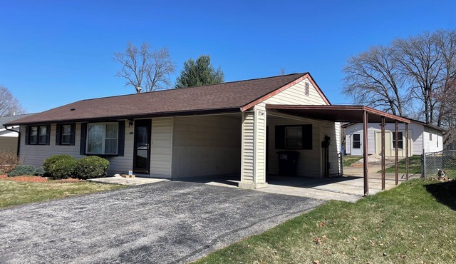 Quite 3-bedroom house in terrific Bedford with AC, WiFi