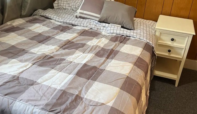 Quite and cozy apartment with AC in charming Warren