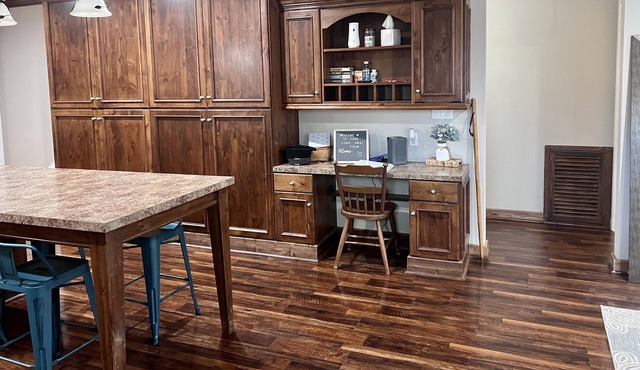 Quite Cottage located 5 minutes from Lake Conroe