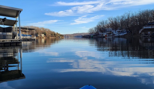 Quite cove dock trailer parking sleeps14 two kayaks games floats firepit