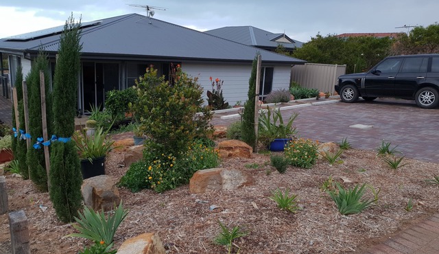 Quite harbour village. Close to beach, boat ramp and attractions