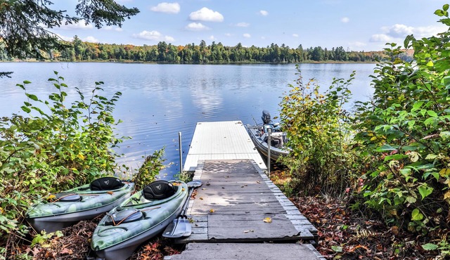 Quite Lakefront Home on UTV/ATV/Snowmobile trails. Dog Friendly!