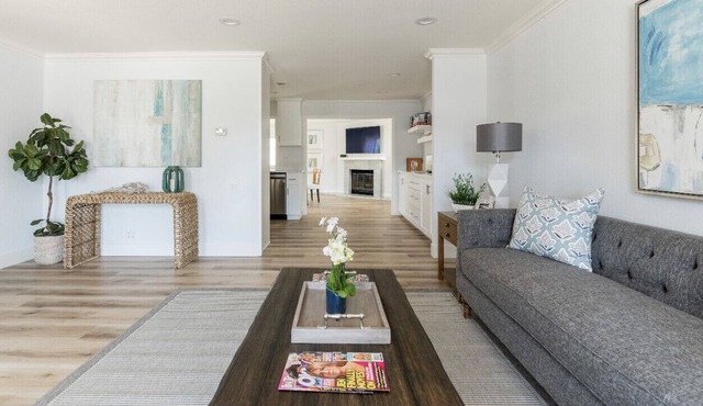 Quite Neighborhood 10 Minutes from Laguna Beach, 25 Minutes to Disneyland