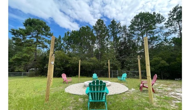 Quite Oasis,3bd 2bth w/ Outdoor seating & Fire Pit