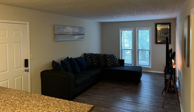 Quite one bedroom, five minutes to entertainment and shopping