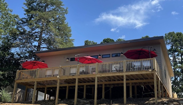 "QUITTIN TIME" Brand New Beautiful Cozy Lake House in Daisy on Lake Greeson!