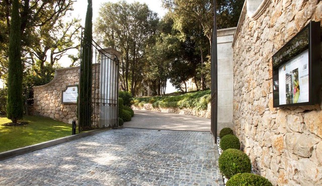 Résidence Hôtelière 4 étoiles Les Mas du Grand Vallon