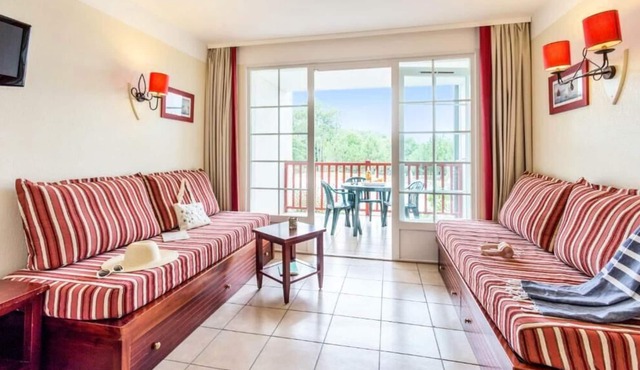 Résidence Pierre & Vacances Le Domaine de Gascogne*** - Apartment for 5 people - 1 bedroom - Terrace or balcony