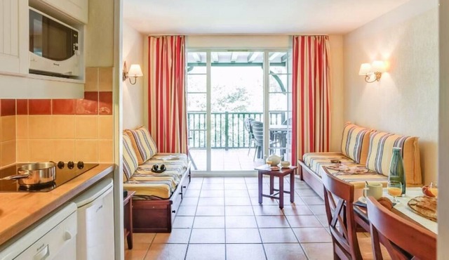 Résidence Pierre & Vacances Le Parc d'Arradoy*** - Apartment for 4 people - 1 bedroom - Terrace or balcony