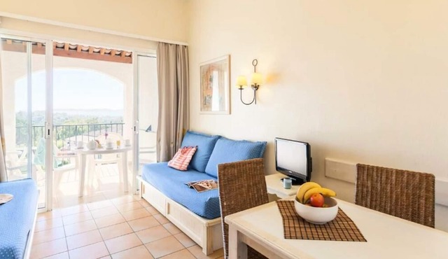 Résidence Pierre & Vacances Les Restanques du Golfe de Saint Tropez - Studio for 5 people - 1 sleeping area - Sea view - Terrace or balcony - Sea view