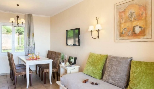 Résidence Pierre & Vacances Les Restanques du Golfe de Saint Tropez - Apartment for 7 people - 1 bedroom + 1 sleeping area - Terrace or balcony - Sea view