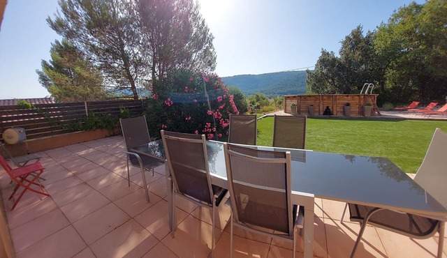 Rêves en Provence, Piscine,billard, Calme, vue sur la Sainte Baume