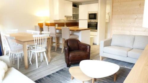 Résidence Aiguille Des Glaciers - Appartement 4 pièces entièrement rénové pour 8 personnes au coeur de la station d'Arc 1800 dans le village des Villards MAE-1871