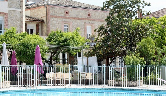 Résidence Hôtel Larroque