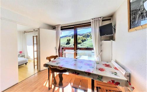 Résidence Lunik - APPARTEMENT 2 PIECES CABINES 6 PERS VUE PISTES MAE-4934