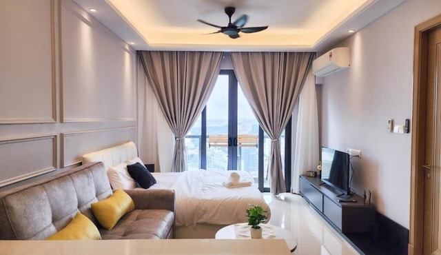 R & F Princess Cove by CK Homestay