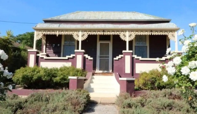 R&R Blue Diamond Luxury Cottage Maryborough, Vic