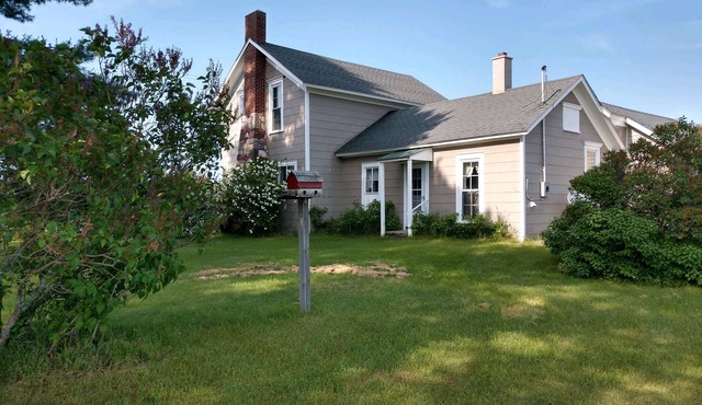 R&R Farmhouse.