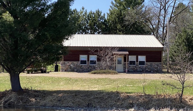 R&R on The Lake, Duplex set up allows for one or multiple families to stay