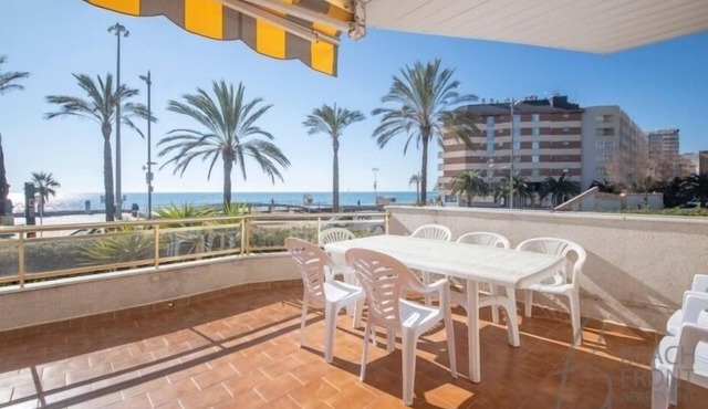R139 Apartament beachfront Guillem
