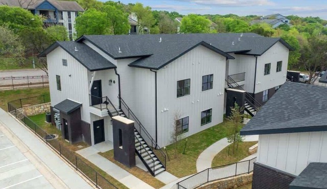 [R27] 1BD/1BA Condo. Brand New, Furnished & Work-Ready!