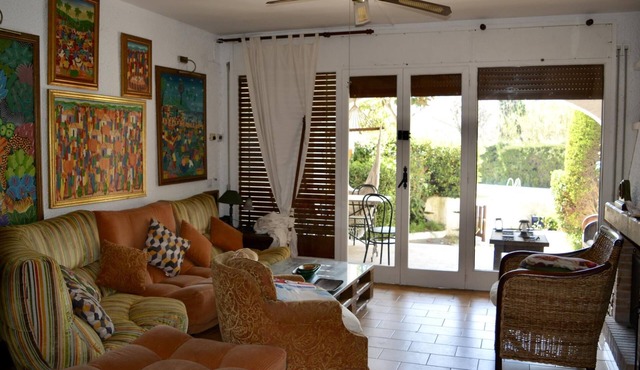 R97 Exclusive townhouse overlooking the pool for sale in Alorda Park
