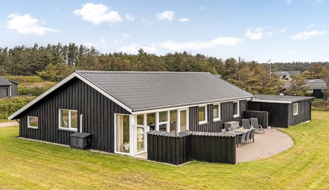 "Raadengaard" - 400m from the sea by Interhome