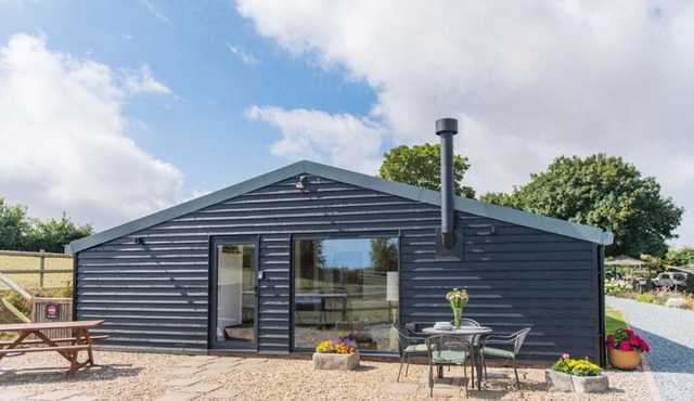 Rabbit Hole by Keepers Cottages