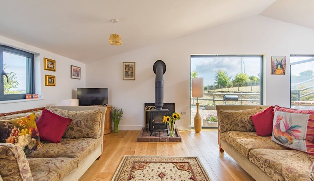 Rabbit Hole, East Studdal