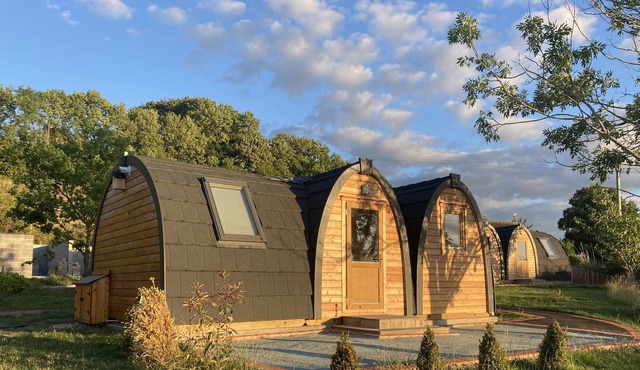 Rabbit Pod - Spacious Glamping pod with 2 bedrooms