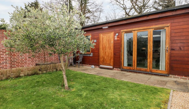 RABBIT'S WARREN, luxury holiday cottage in Titchfield Common