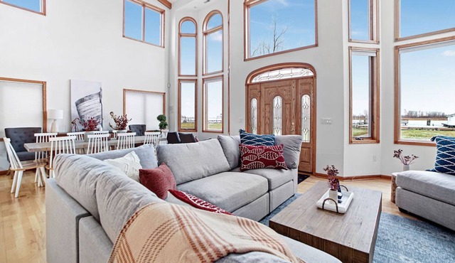 Rabbu - The Dockside: 5 Bedroom | Algonac, MI