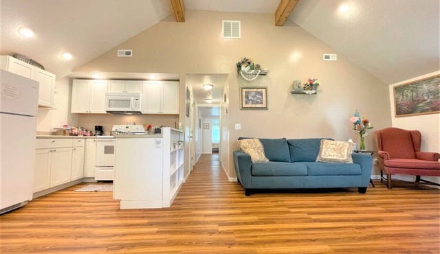 Rabus - GIANT Yard & Parking, Nature, Shopping