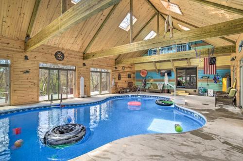 Raccoon River Retreat Indoor Pool and Outdoor Fun!