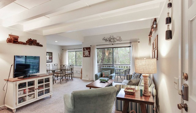 Racquet Club Villas 2321- Charming Sea Pines 1 bedroom plus Bonus Loft!