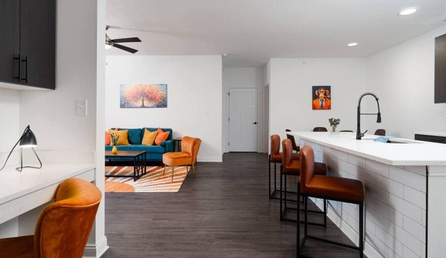 Radiant Vibes Spacious 2BR 2BA 2 King Beds Gym WFH