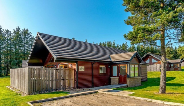 Raeburn Premier Spa (Pet), Dundee