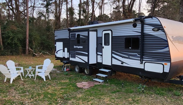 RafterTFarm - The Star: Cozy Ranch Stay in an RV